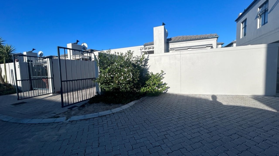 3 Bedroom Property for Sale in Parklands North Western Cape